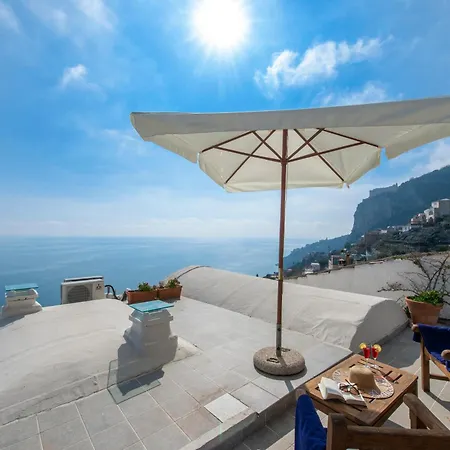 La Casa Accanto Holiday home *